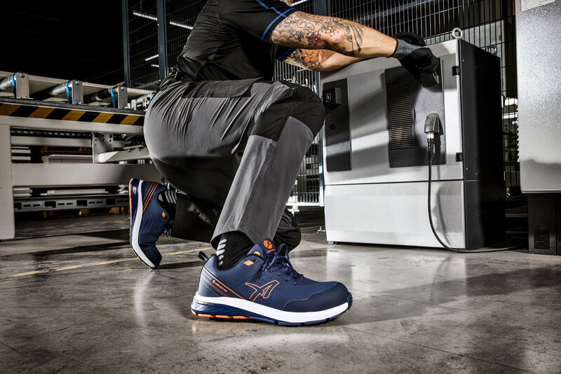Buty robocze Albatros Vigor Blue S3S w użyciu w środowisku przemysłowym