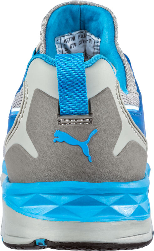 Tył półbutów ochronnych Puma Xcite Grey Low S1P 64.386.0 z pętlą do zakładania i wzmocnioną piętą