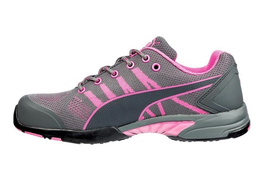 Profil damskich półbutów ochronnych Puma Celerity Pink Wns S1 z akcentem na zabudowaną piętę i system sznurowania
