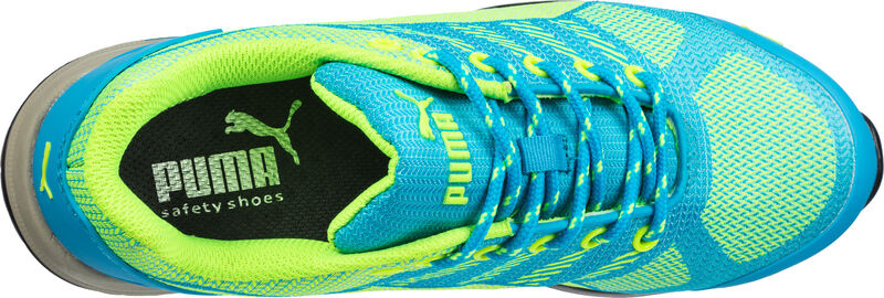 Zestawienie dwóch butów Puma Celerity Knit Blue Low S1P prezentujące podeszwę i cholewkę