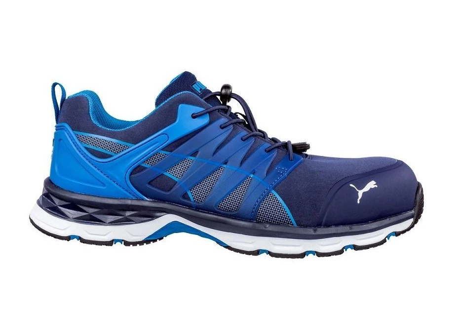 Detal cholewki i systemu sznurowania obuwia ochronnego Puma Velocity Blue Low S1P