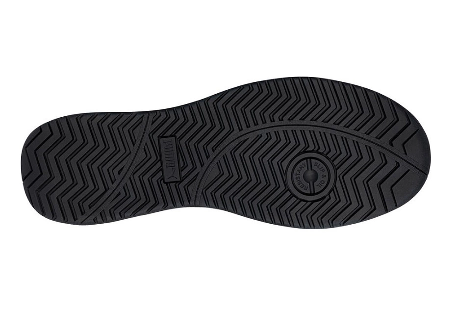 Czarna, gumowa podeszwa butów Puma Iconic Suede Black Low S1P 64.001.0 z bieżnikiem w jodełkę